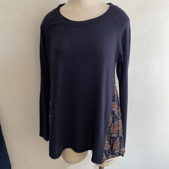 Le Lis Tops - Le lis raglan sleeves knit top
